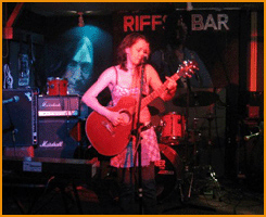 Laura Younger Performs at Riff's in Swindon (voted Britain's Best Music Pub 2005-6)